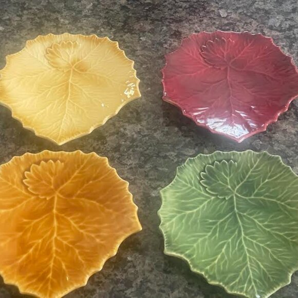 Williams Sonoma Set of 4 Leaf Plates Made in Italy - Picture 1 of 13